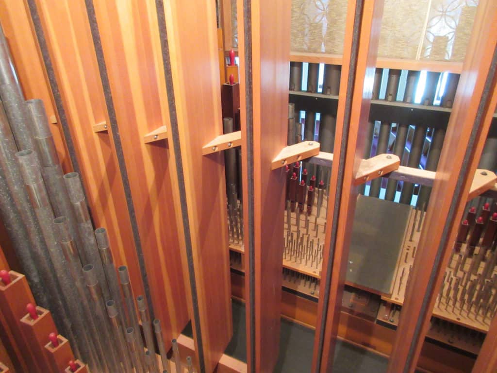 expression-doors-leek-pipe-organs